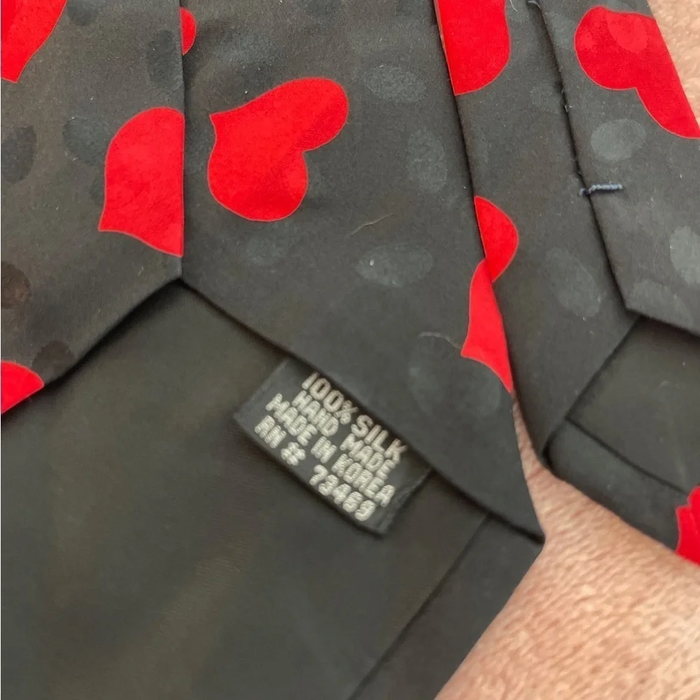 Addiction Tie with Red Heart Pattern on Black